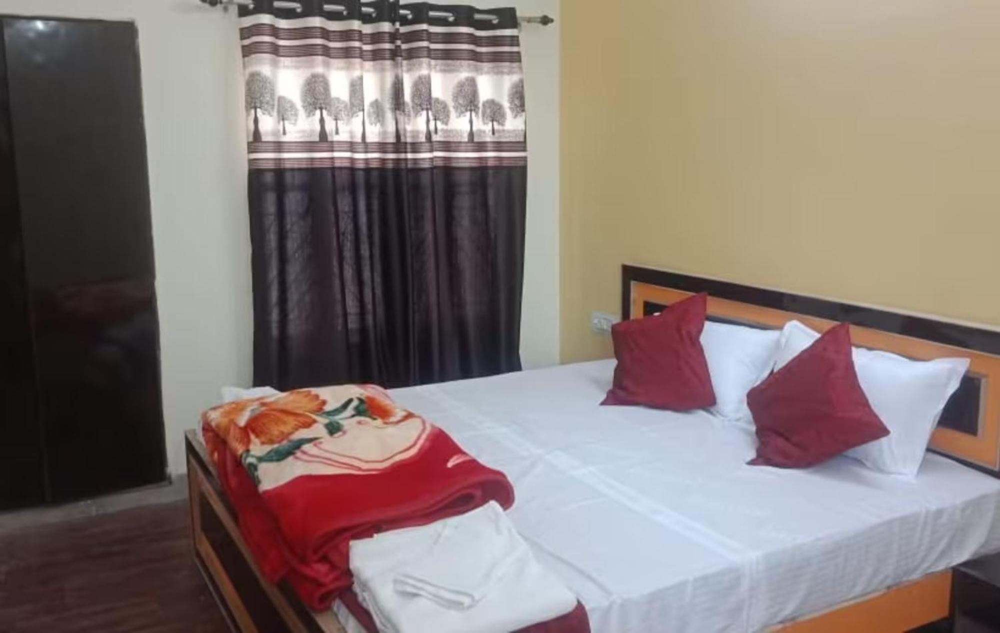Goroomgo Varanasi Paradise Varanasi - Parking & Restaurant Available - Perfect Location And Comfortable Room Esterno foto