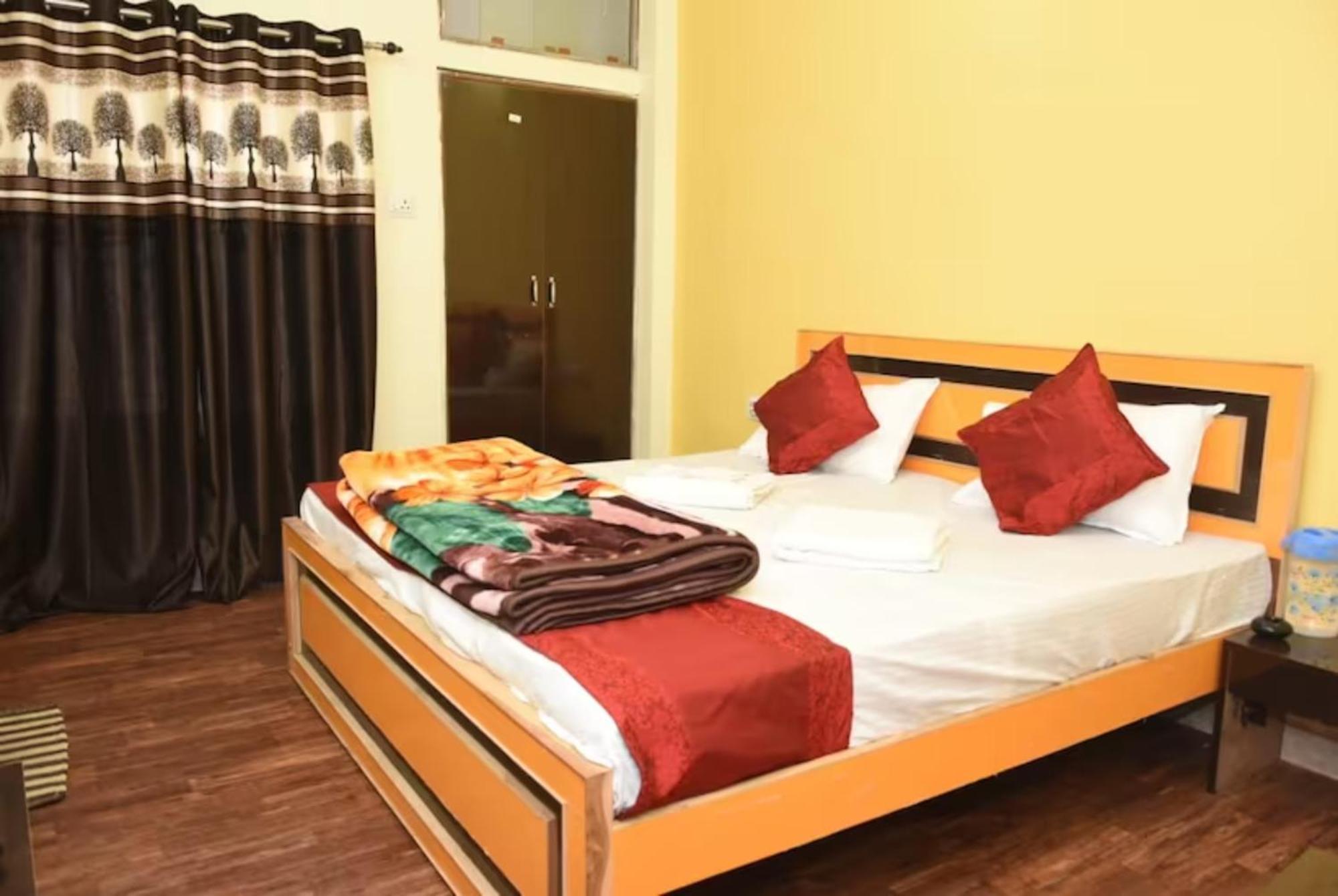 Goroomgo Varanasi Paradise Varanasi - Parking & Restaurant Available - Perfect Location And Comfortable Room Esterno foto
