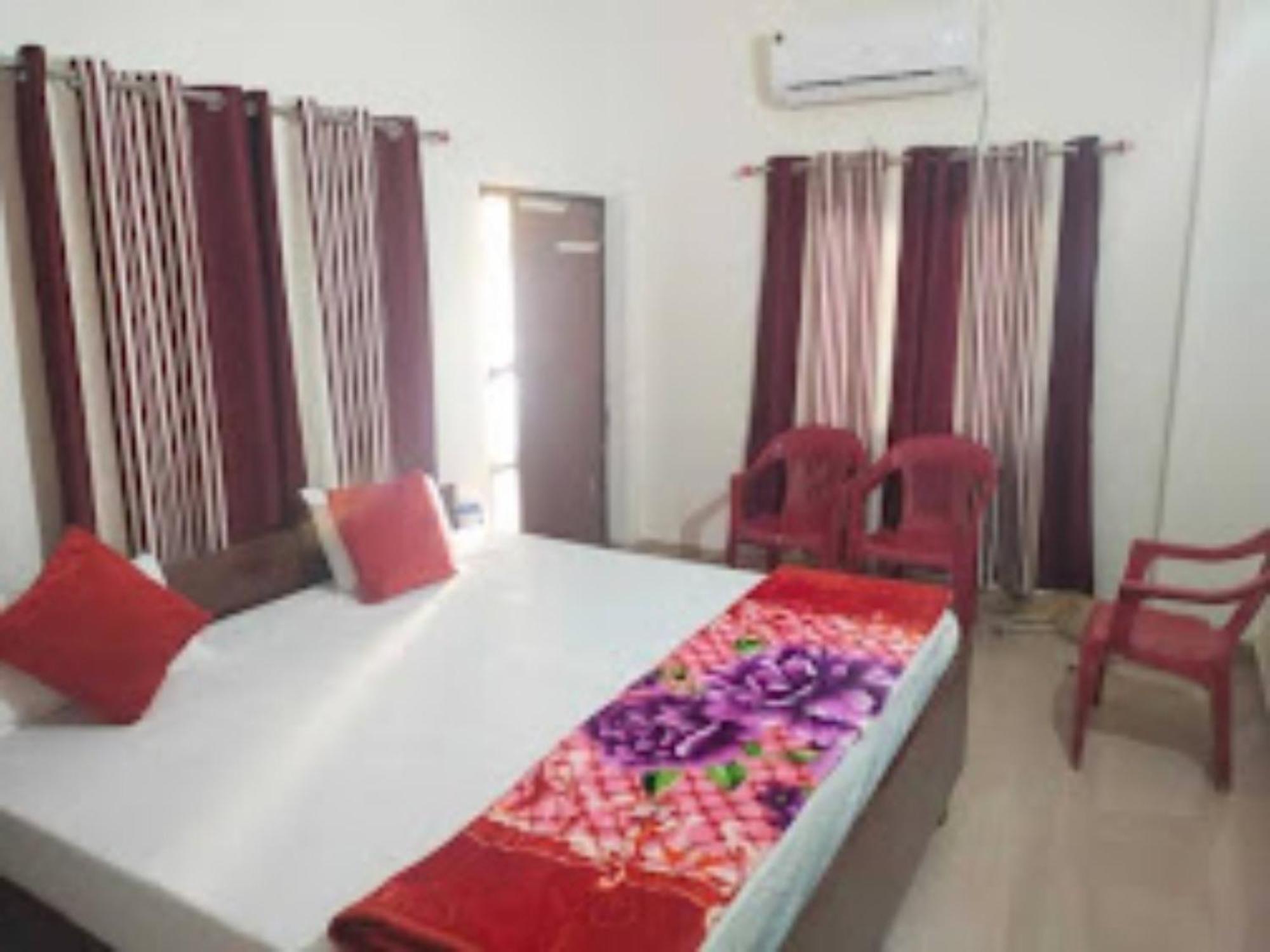 Goroomgo Varanasi Paradise Varanasi - Parking & Restaurant Available - Perfect Location And Comfortable Room Esterno foto