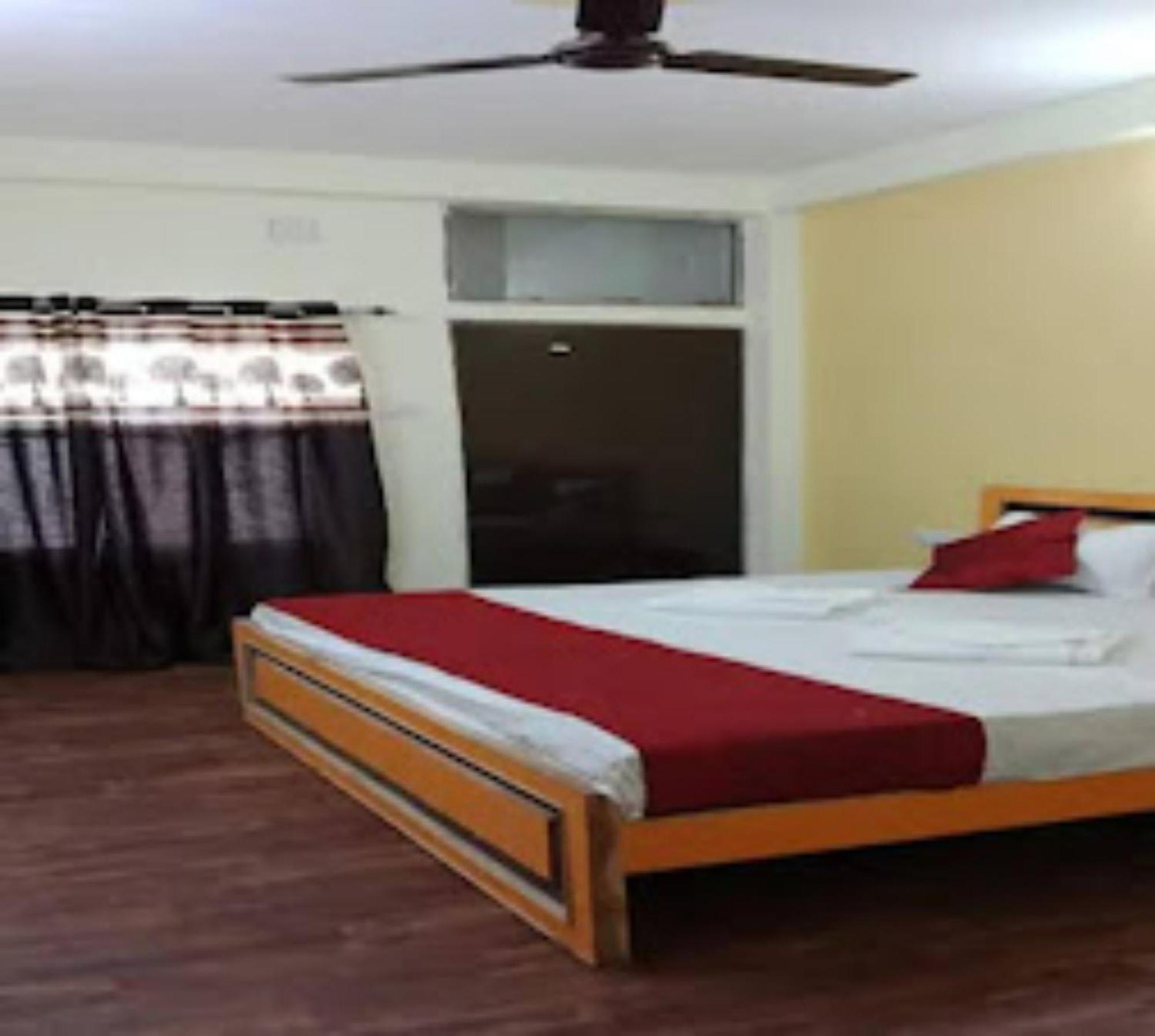 Goroomgo Varanasi Paradise Varanasi - Parking & Restaurant Available - Perfect Location And Comfortable Room Esterno foto