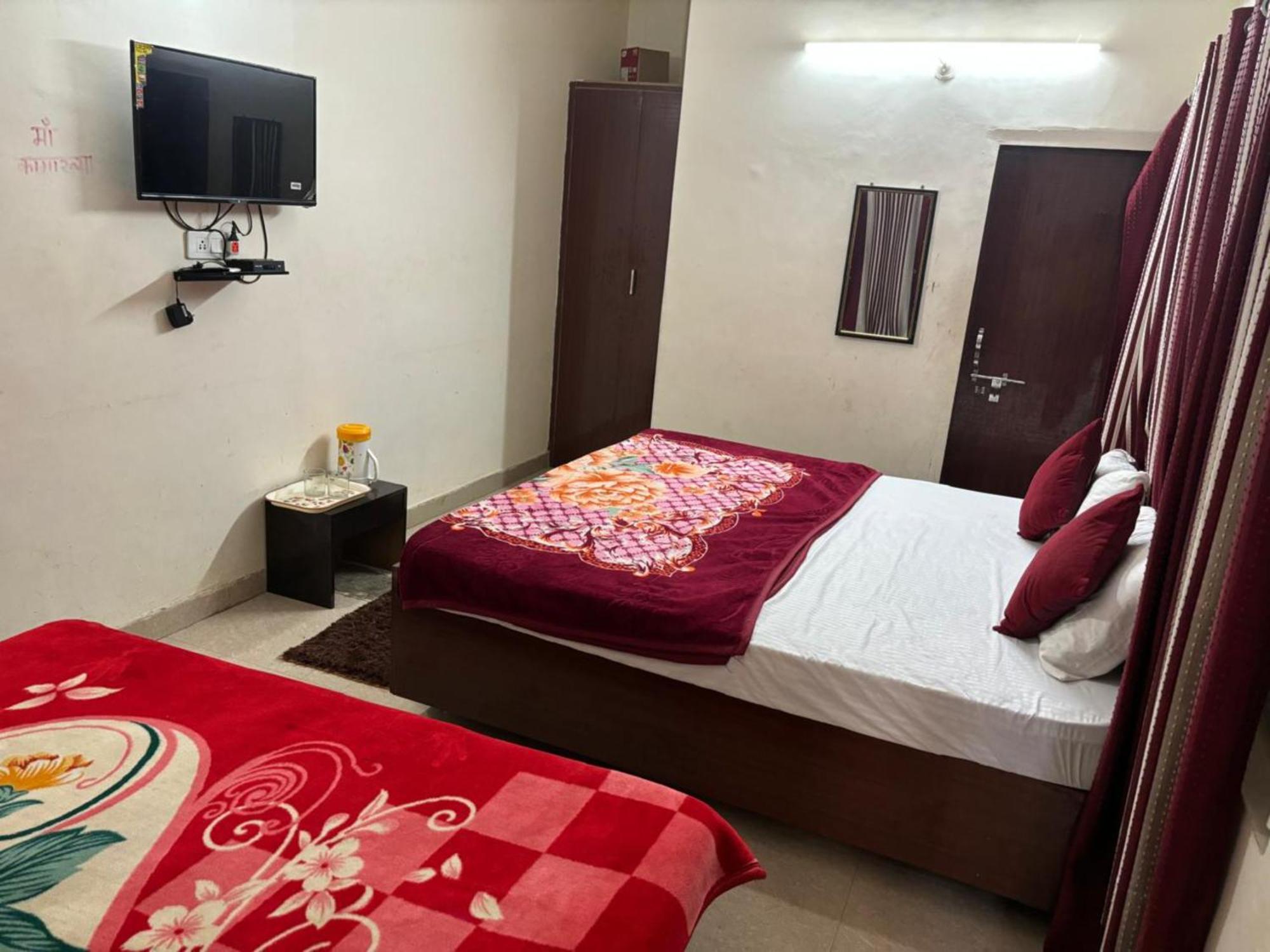 Goroomgo Varanasi Paradise Varanasi - Parking & Restaurant Available - Perfect Location And Comfortable Room Esterno foto
